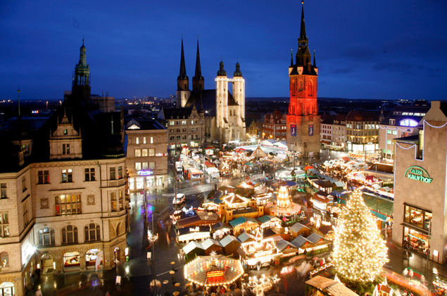 Blick auf den Halleschen Weihnachtsmarkt