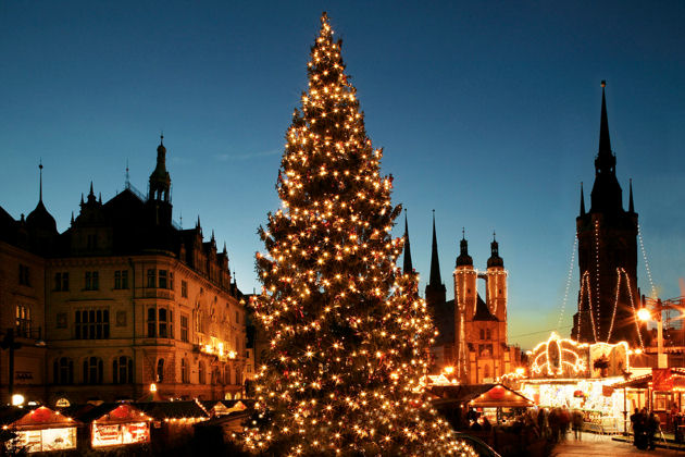 Blick auf den Halleschen Weihnachtsmarkt