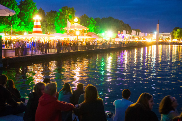 Blick auf das Nordufer des Maschsees zum Maschseefest in Hannover
