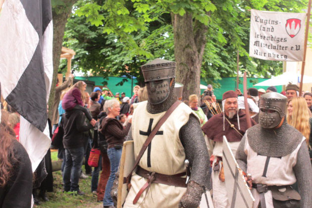 Historisches Lagerleben und ein abwechslungsreiches Unterhaltungsprogramm erleben Sie vom 19.06.2014 bis zum 22.06.2014 auf dem Mittelalterspektakel auf Wasserschloss Sandizell bei Schrobenhausen