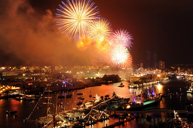 Das Feuerwerk über dem Hafenpanorama sehen Sie in diesem Jahr am Samstag den 10.05.2014 um 22:30 Uhr