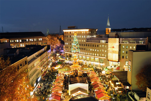 Blick von oben auf den Dr. Ruer-Platz in Bochum
