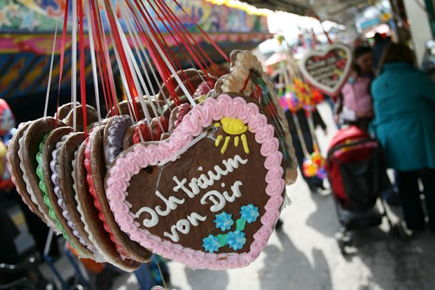 Vom 08. bis 11.05.2015 findet in Bochum-Linden wieder die Frühjahrskirmes mit verkaufsoffenen Sonntag statt.