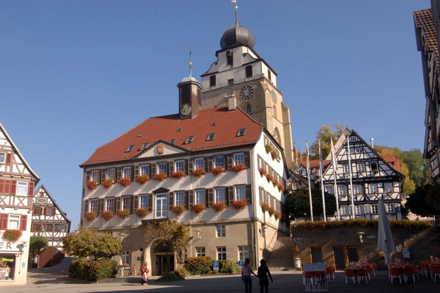 Marktplatz Herrenberg mit Rathaus und Stiftskirche