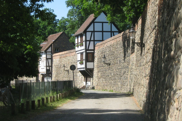 Blick auf das Wiekhus in der Neubrandenburger Stadtmauer