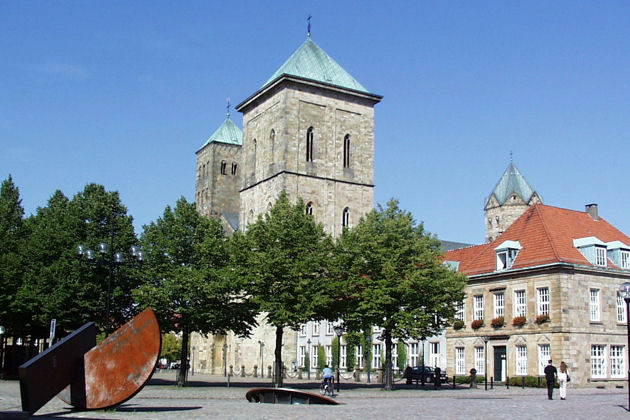 Die kleine Domsfreiheit in Osnabrück mit Blick auf den Dom
