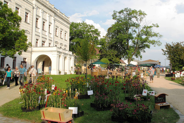 Das 4. Oberlausitzer Gartenfest Schloss Krobnitz in Reichenbach/Oberlausitz findet vom 16. bis 18.09.2016 statt.