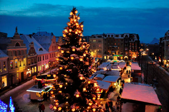 Der Weihnachtsmarkt der 1000 Sterne in Cottbus startet am 21.11.2022.